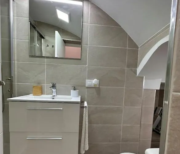 De La Vina Zen House